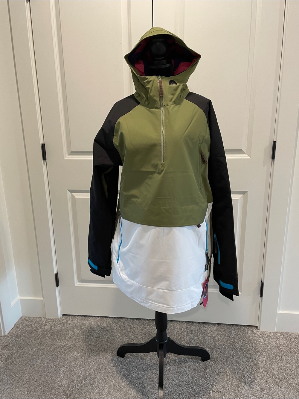OOSC Overhead Hooded Ski/Snowboard Jacket